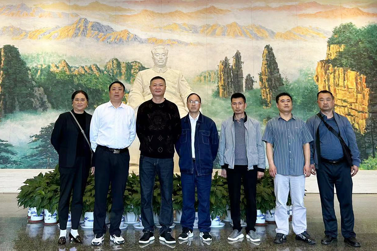 追寻先烈足迹  传承红色基因——爱游戏手机登录入口-爱游戏（中国）鸟儿巢公司全体党员参观贺龙纪念馆